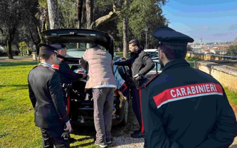 Smantellate strutture abusive a Villa Borghese