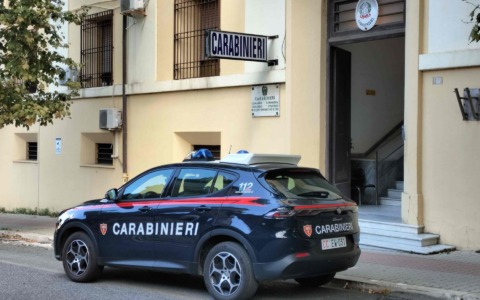 Sorpreso a scuola con un coltello, studente denunciato