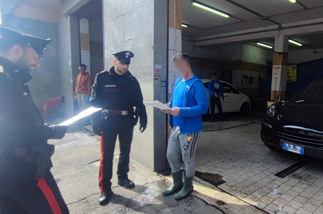 Sospesi due autolavaggi per irregolarità lavorative e sicurezza