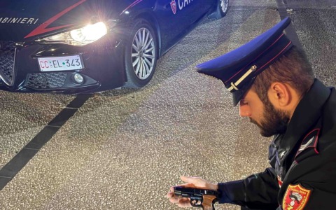 Un 60enne tenta una rapina con una pistola giocattolo