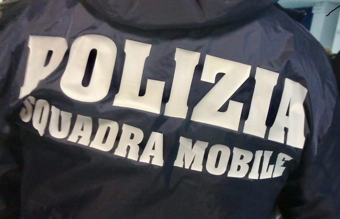 Uomo rinvenuto senza vita in un casolare a San Basilio con segni di violenza