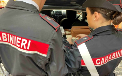 19enne arrestato dopo un furto in una boutique di lusso