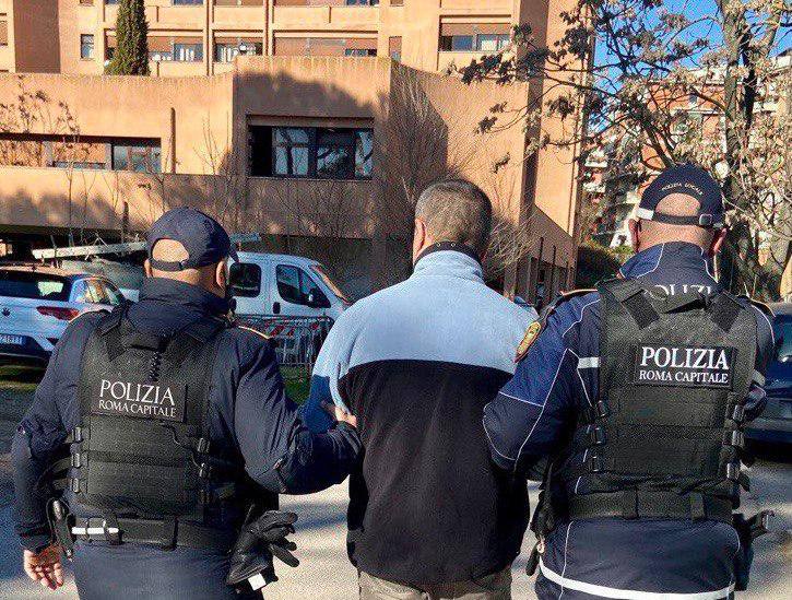 Aggressione a minorenni: arrestato un uomo per furto