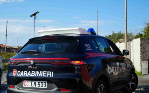 Arrestato dopo una rapina in supermercato con un coltello appena comprato