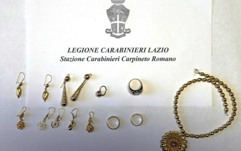 Carabinieri sventano truffa e arrestano complici