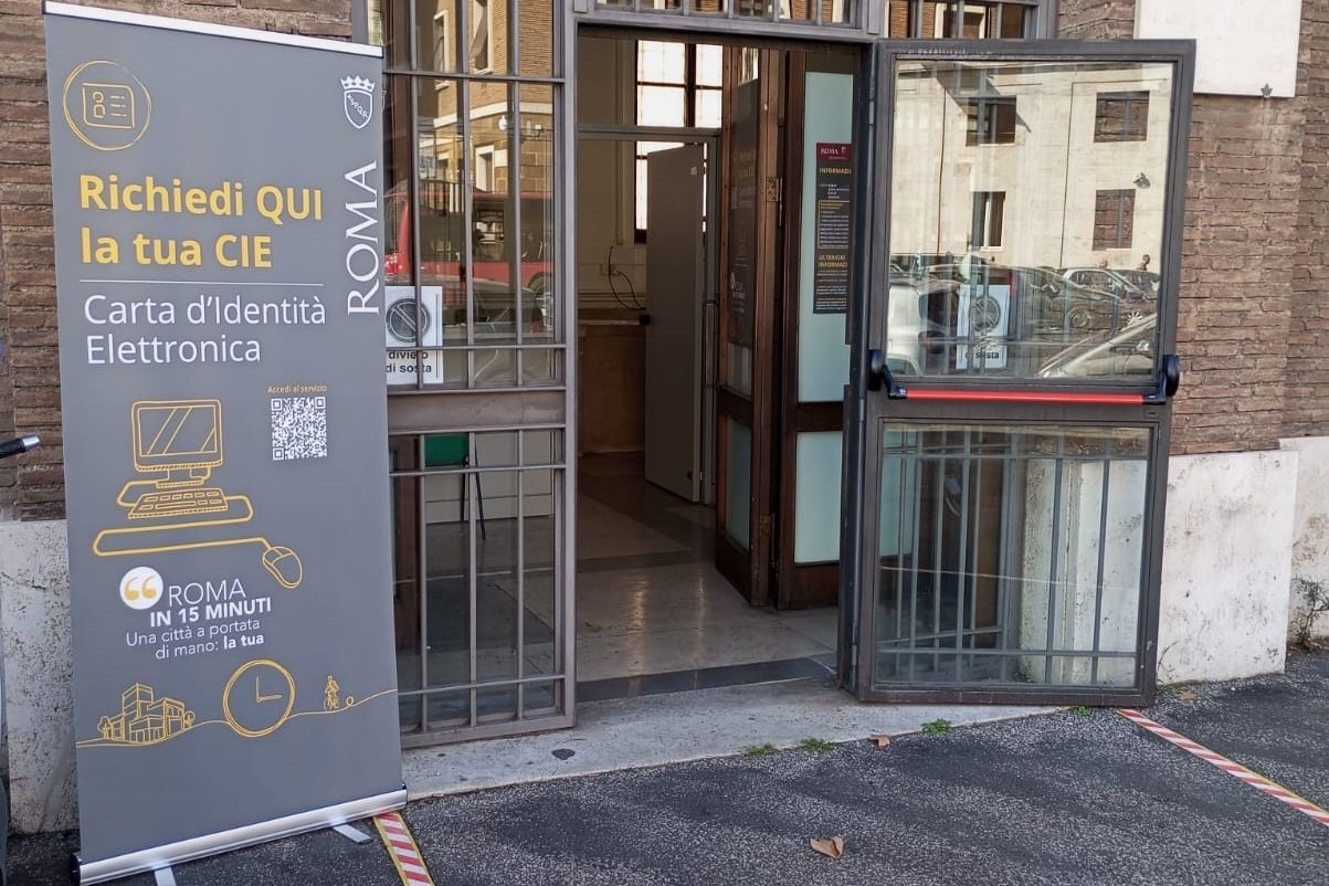 Carta d’identità elettronica: potenziato il rilascio in via Petroselli dal 13 aprile