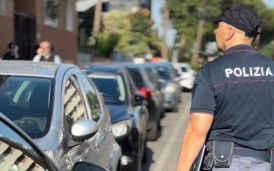 Dieci arresti per furti in scuole, supermercati e auto in sosta