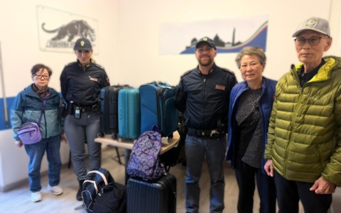 Due romani denunciati per furto di valigie ai turisti