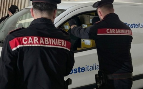 Furto di un furgone delle poste all’Eur, arrestato il ladro dai carabinieri
