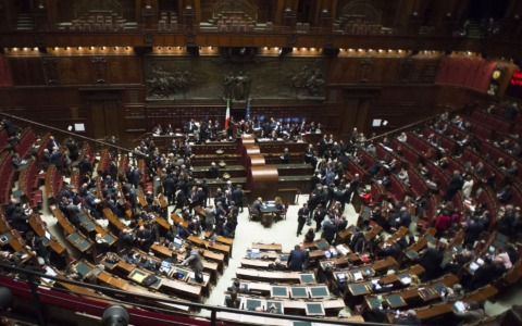 Il decreto sicurezza attende il voto finale, correttivo in Cdm per il “Bonus remigrazione agli avvocati”