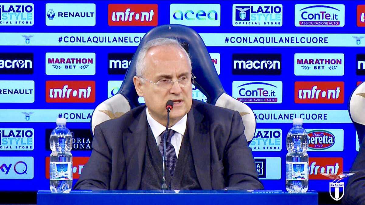 Incontro tra Lotito e la squadra della Lazio prima della sfida con la Fiorentina