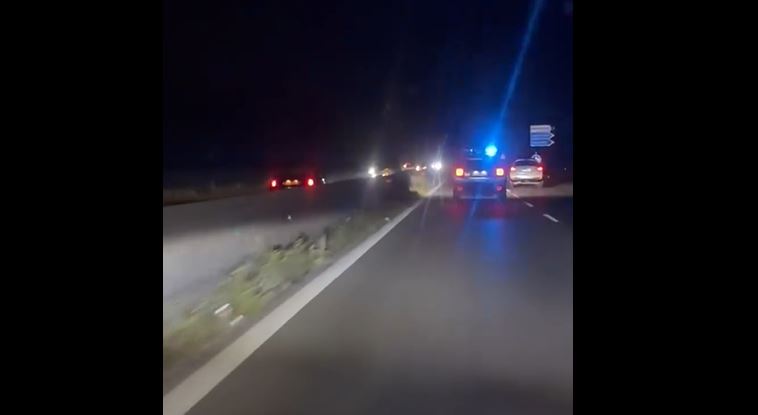 Inseguimento polizia sulla Pontina: auto contromano provoca incidenti e disagi