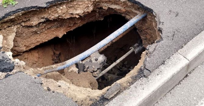 Intervento per una voragine in via dei Colli Portuensi