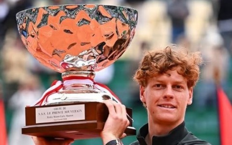Jannik Sinner e l’Italia: dal successo a Montecarlo al sogno di Roma
