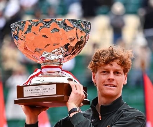 Jannik Sinner e l’Italia: dal successo a Montecarlo al sogno di Roma