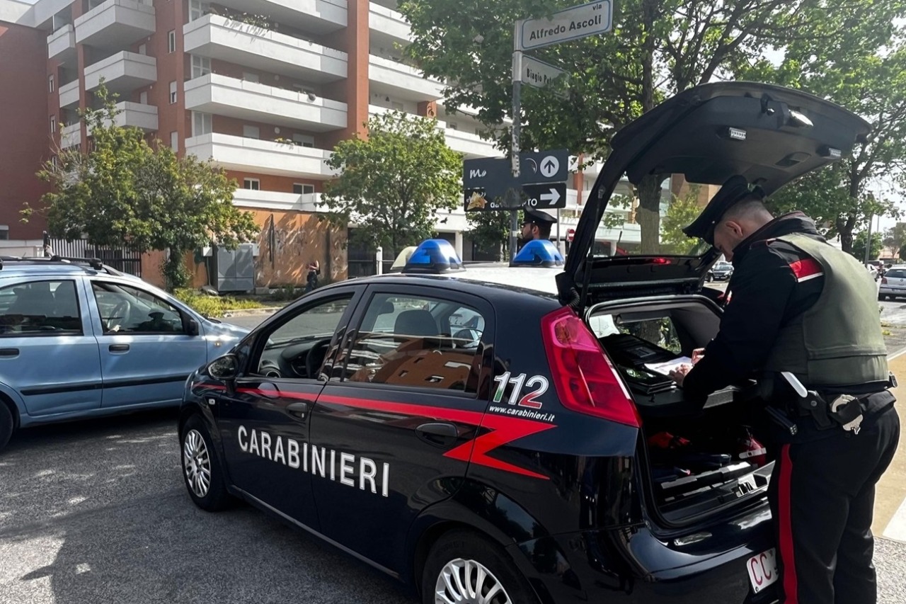 Maxi operazione contro lo spaccio: arrestati 17 carabinieri