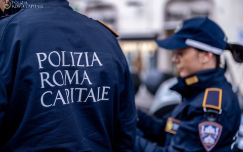 Operazione della Polizia Locale contro degrado e parcheggiatori abusivi a Monteverde