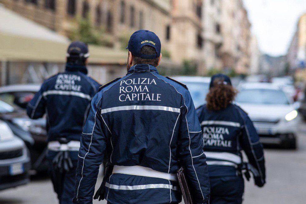 Sequestrati 15.000 articoli per commercio abusivo a Roma