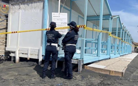Sequestrati gli stabilimenti balneari abusivi “La Caletta” e “L’Oasi”