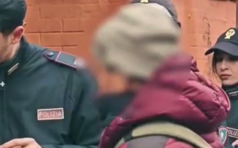 Sequestri e multe per alimenti scaduti nei market di Aurelio. VIDEO