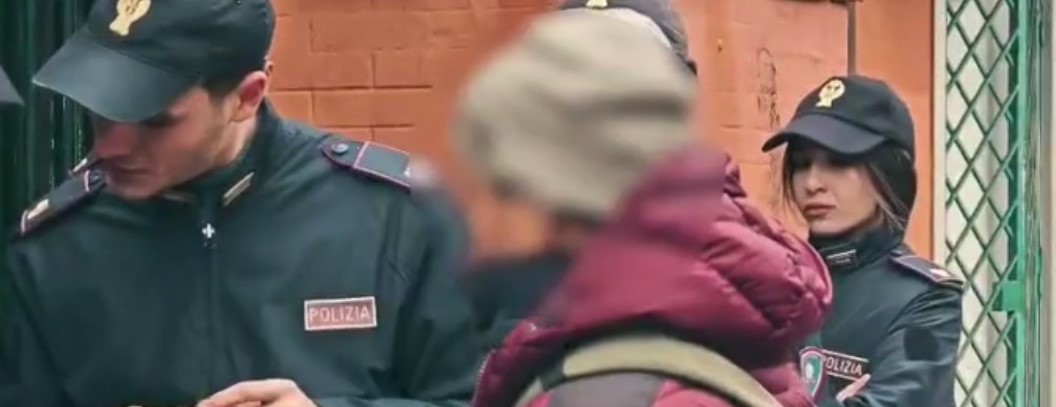 Sequestri e multe per alimenti scaduti nei market di Aurelio. VIDEO