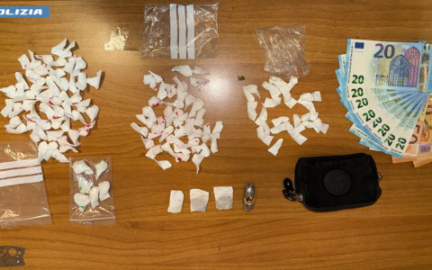 Sequestro di 300 dosi di droga e 8 arresti tra periferia e litorale