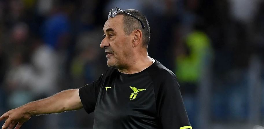Sostegno caloroso dei tifosi della Lazio all’aeroporto di Fiumicino