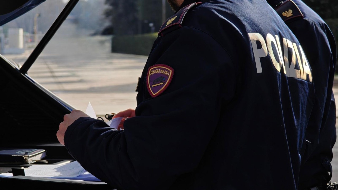Studente anarchico arrestato per istigazione al terrorismo