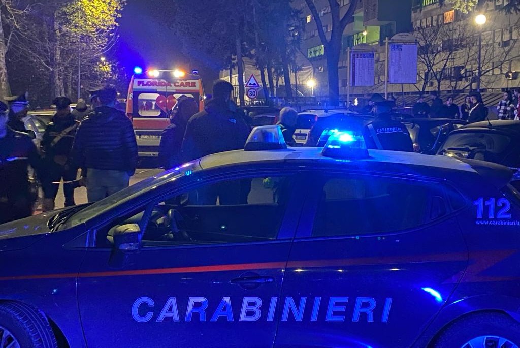 Tragedia a Roma: un ragazzo di 24 anni si schianta dal sesto piano